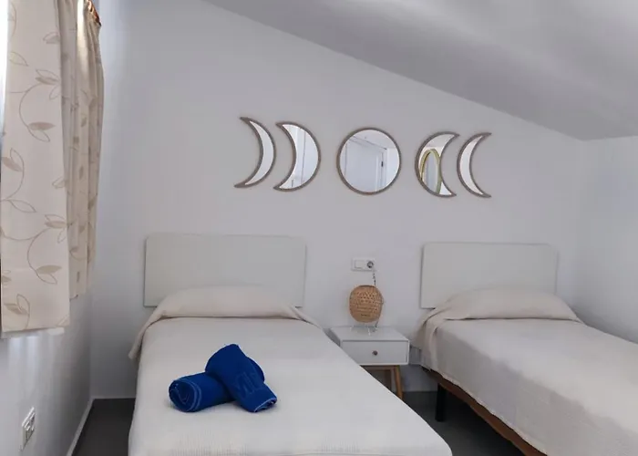 Hacienda 36 Menyber Semesterbostad *